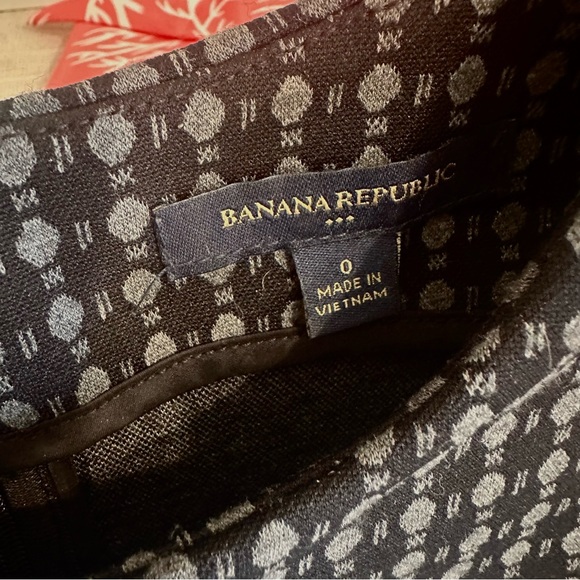 EUC Banana Republic wool shift dress. Size 0 - Picture 3 of 3